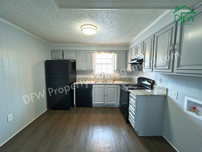 Building Photo - 1603 Voirin Rd