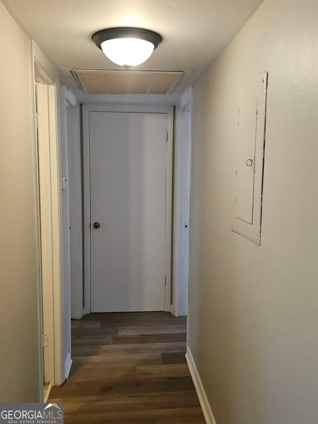 Building Photo - 6502 Lower Dixie Lake Rd