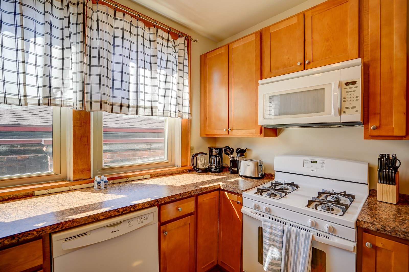 Building Photo - 1253 Williamson St