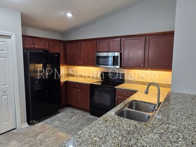 Building Photo - Country Club Estates