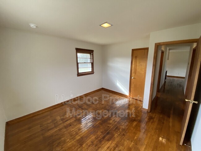 Building Photo - 10514 Robert E. Lee Drive