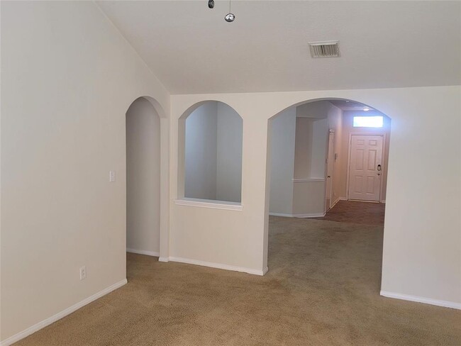 Building Photo - 3611 Elmwood Dale Dr
