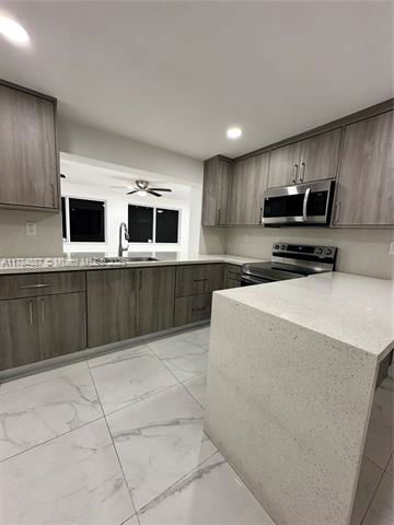 Building Photo - 380 W 32nd St