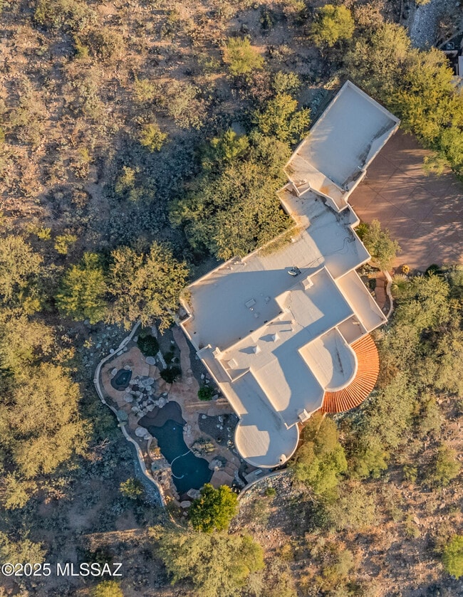 Building Photo - 6570 N Placita De Tia Ro