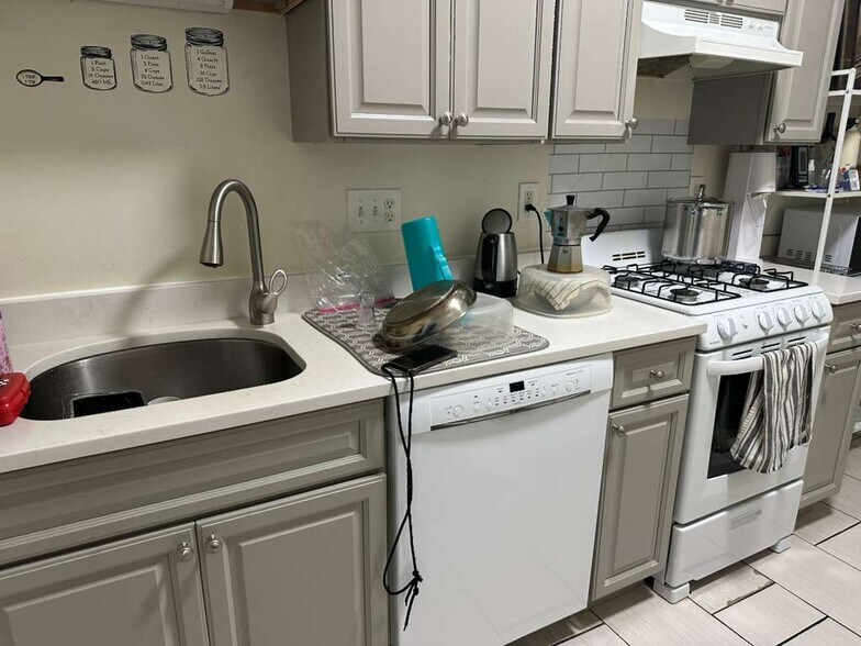 Building Photo - 12 Saint Paul St