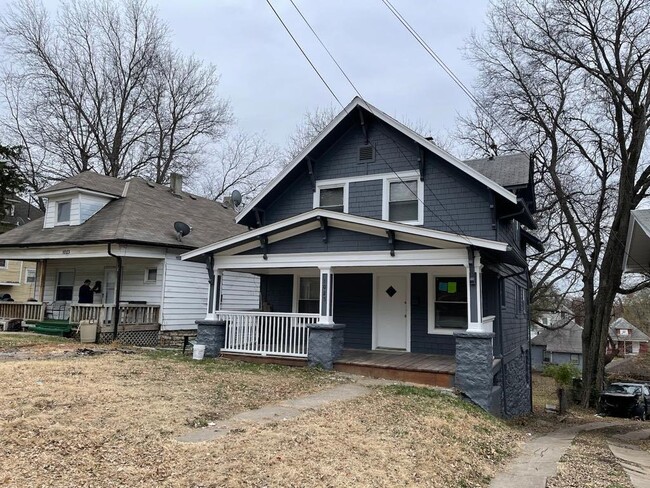 Primary Photo - 1025 Waverly Ave