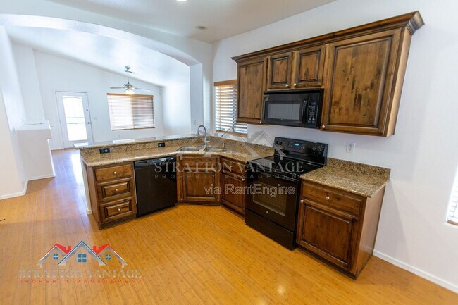 Building Photo - 8039 W Alex Ave