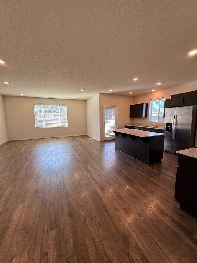 Building Photo - Newer single level 3 bed 2 bath home in NE Salem