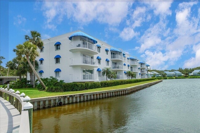 Building Photo - 6124 S River Run Dr