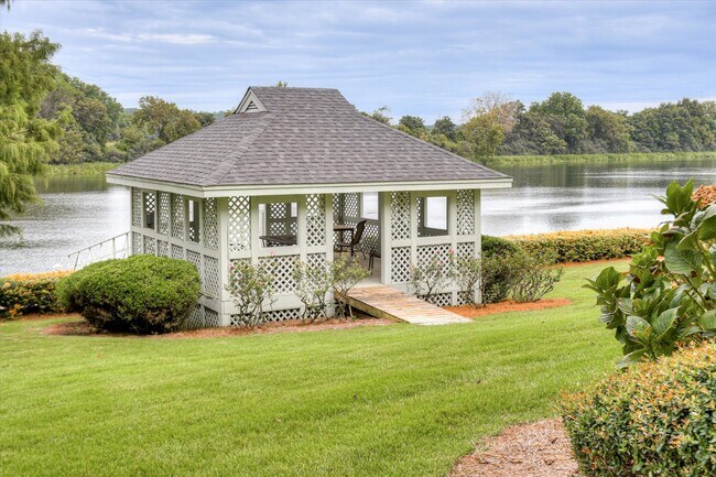 Building Photo - 106 Riverbend Dr