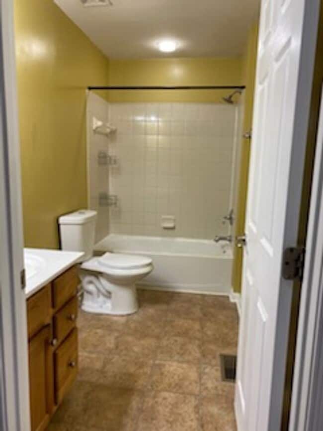 Building Photo - 3512 Frederick Dr