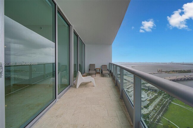 Building Photo - 900 Biscayne Blvd