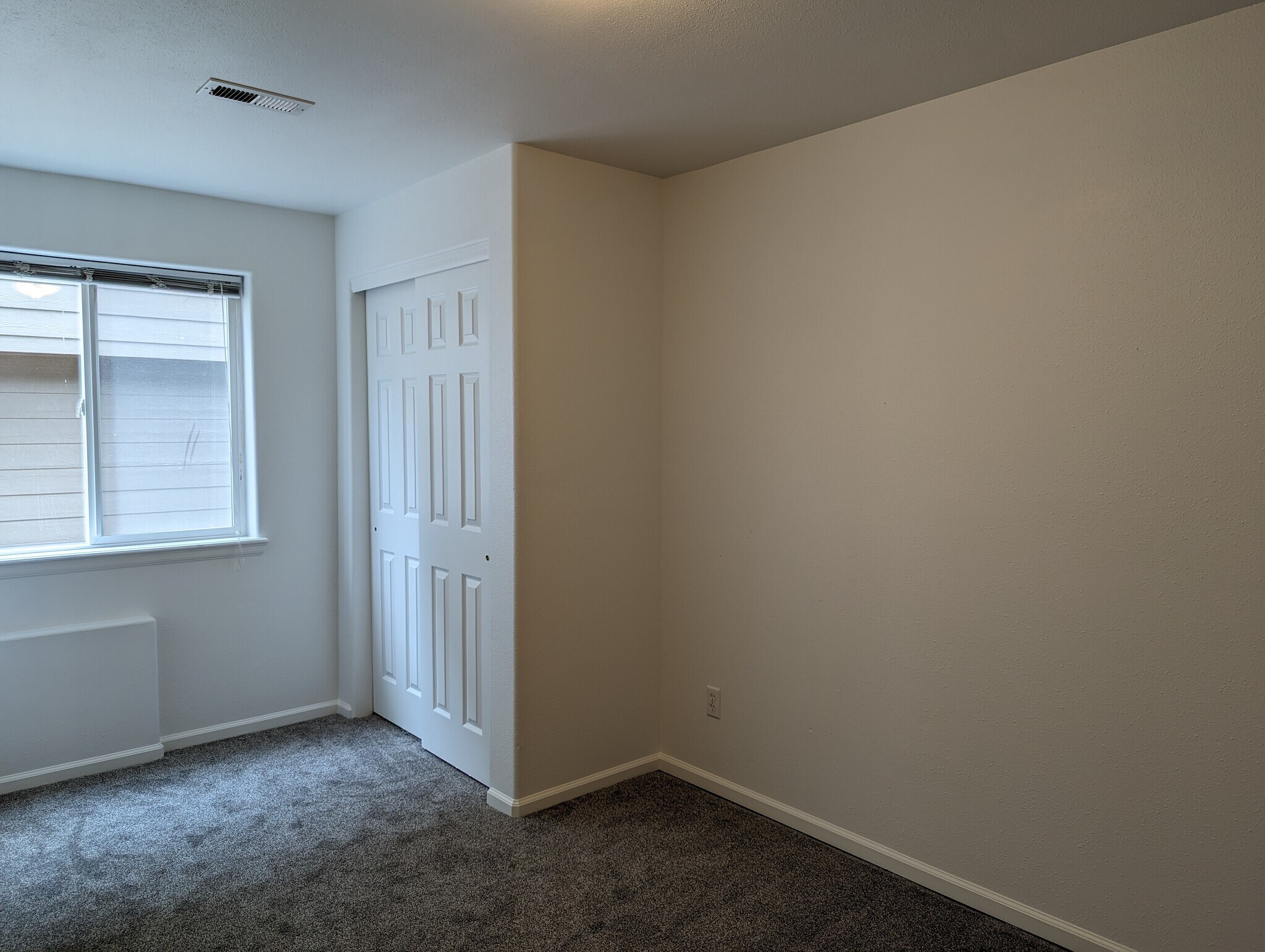 Building Photo - 9464 W Hinsdale Pl