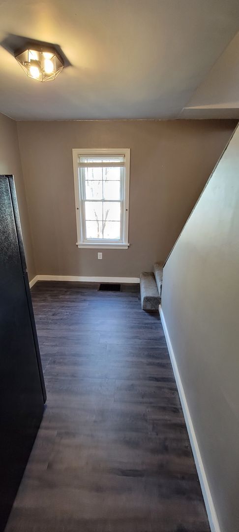 Building Photo - Available August 1st - 3 Bed Home in Cloqu...