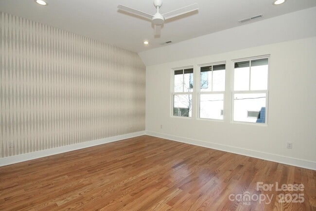 Building Photo - 1110 Greenleaf Ave