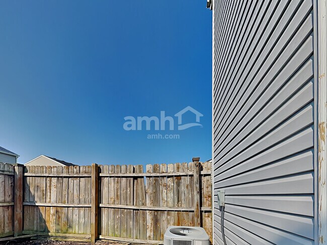 Building Photo - 5965 Porchester Pl