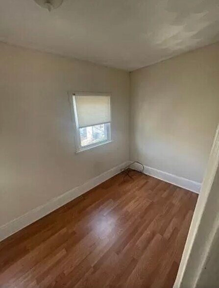 Building Photo - 11 Pinkham Rd