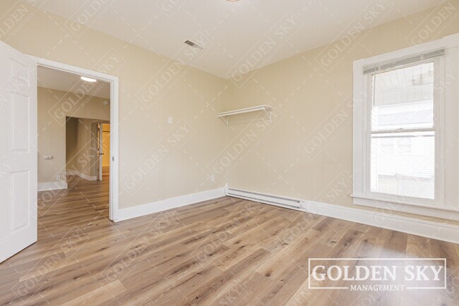 Building Photo - 407 N Plum St