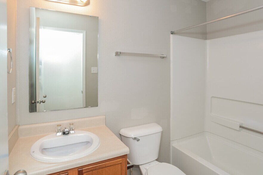 Building Photo - 9170 Amberleigh Dr