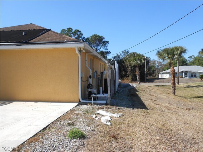 Building Photo - 612 McArthur Ave