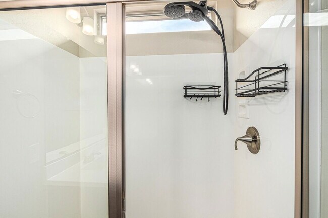 Building Photo - 19874 W Devonshire Ave