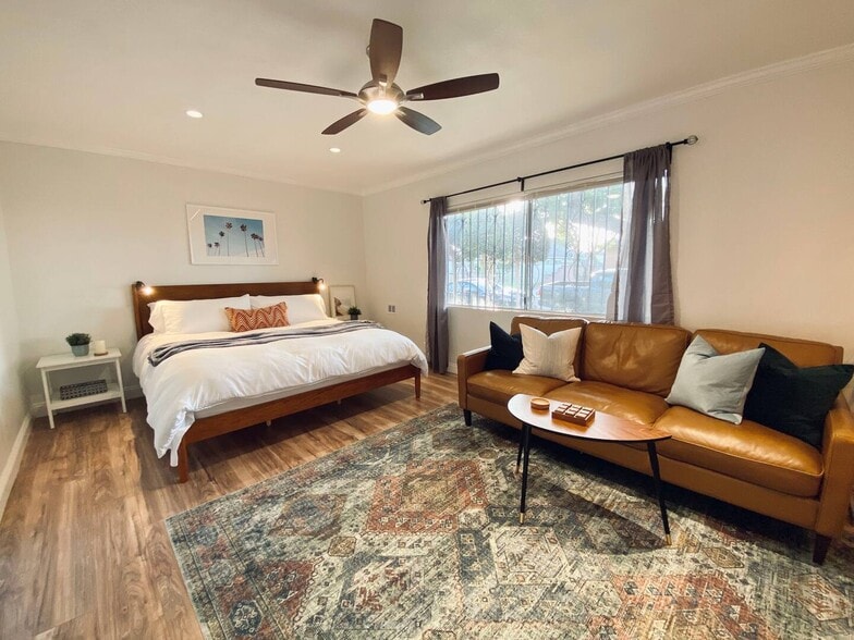 Building Photo - 12118 Ramona Ave