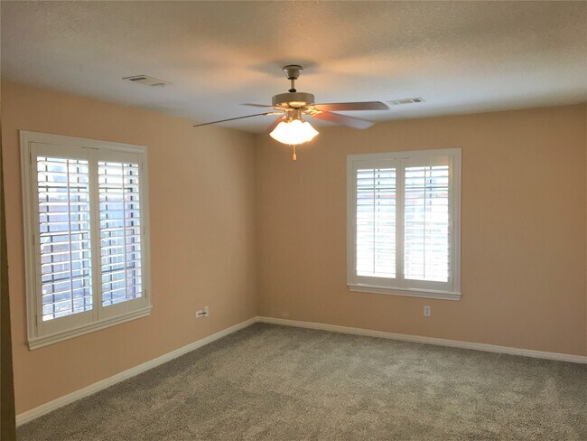 Building Photo - 12944 Orion Ct E