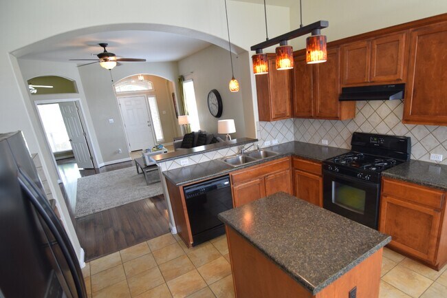 Building Photo - 310 Wildhorse Creek