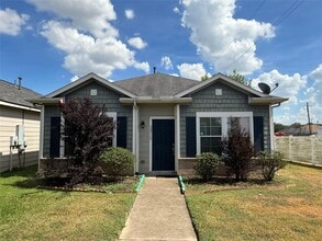 Building Photo - 20515 Sycamore Crest Ln