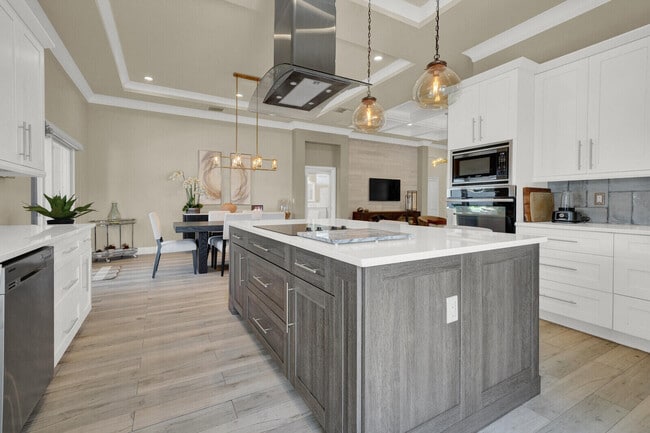 Building Photo - 875 SE 13th Ave