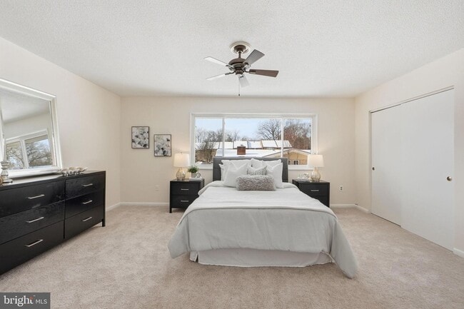 Building Photo - 3233 S Leisure World Blvd