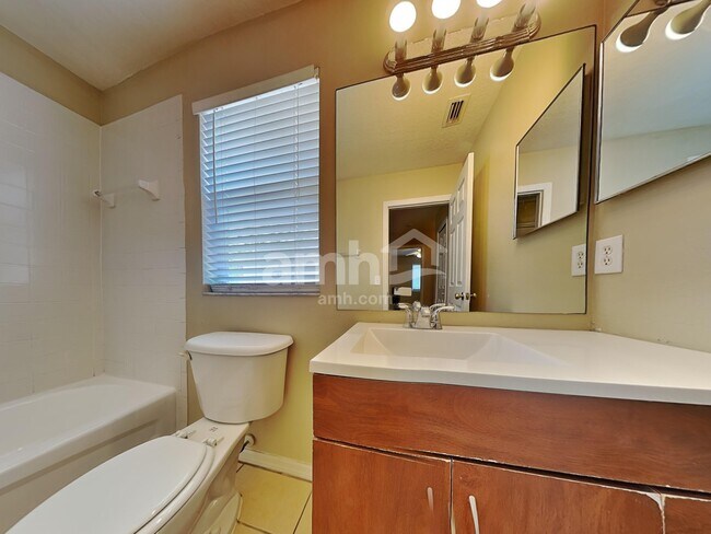 Building Photo - 10808 Candle Stick Ln