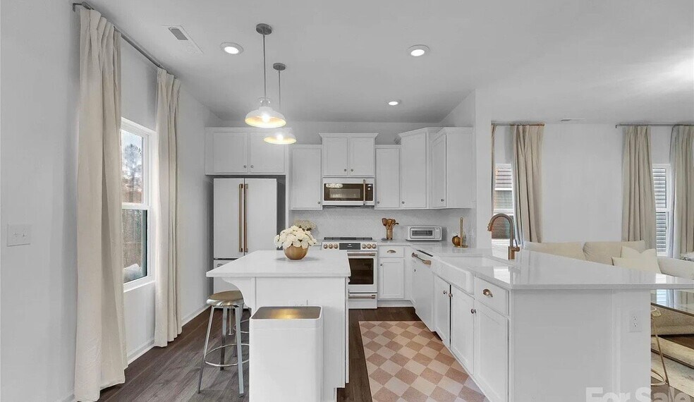 Building Photo - 242 Lacewing Dr