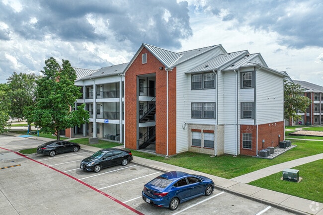 Building Photo - Century Court Apartments