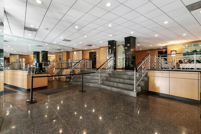 Building Photo - 100 S Doheny Dr