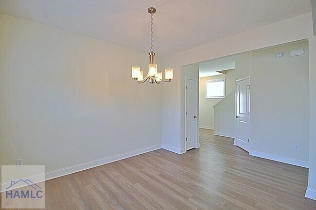 Building Photo - 151 Buckingham Dr