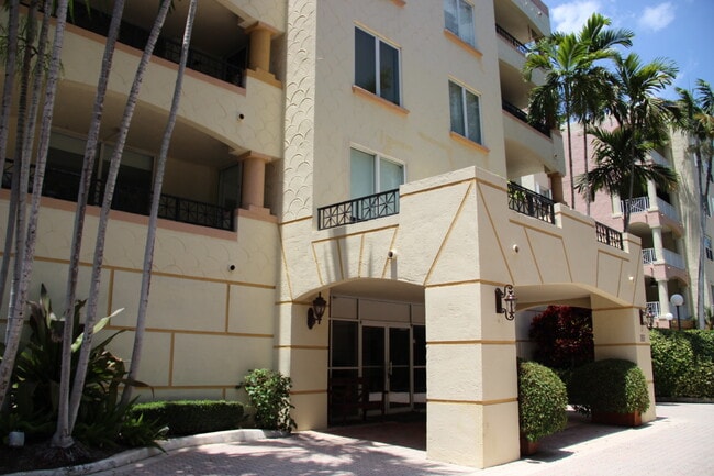 Building Photo - 1834 Brickell Ave