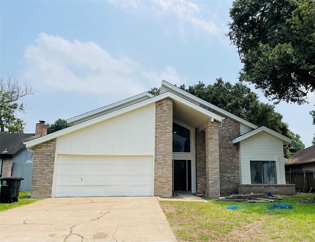 Primary Photo - 10435 Huntington Estates Dr