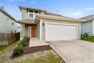 Building Photo - 467 Twisted Oaks Ln