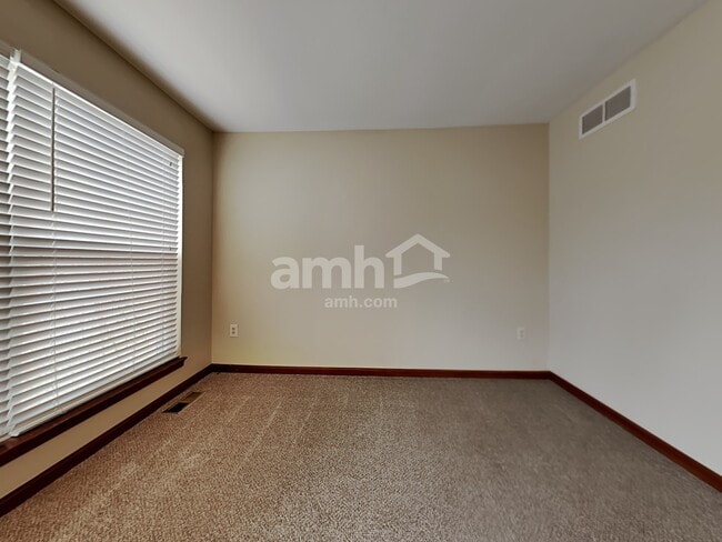 Building Photo - 8518 Woodcreek Dr