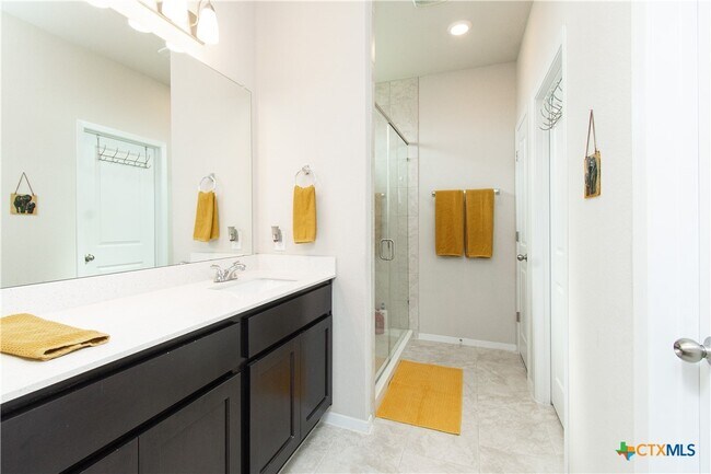 Building Photo - 220 Blue Agate Ct