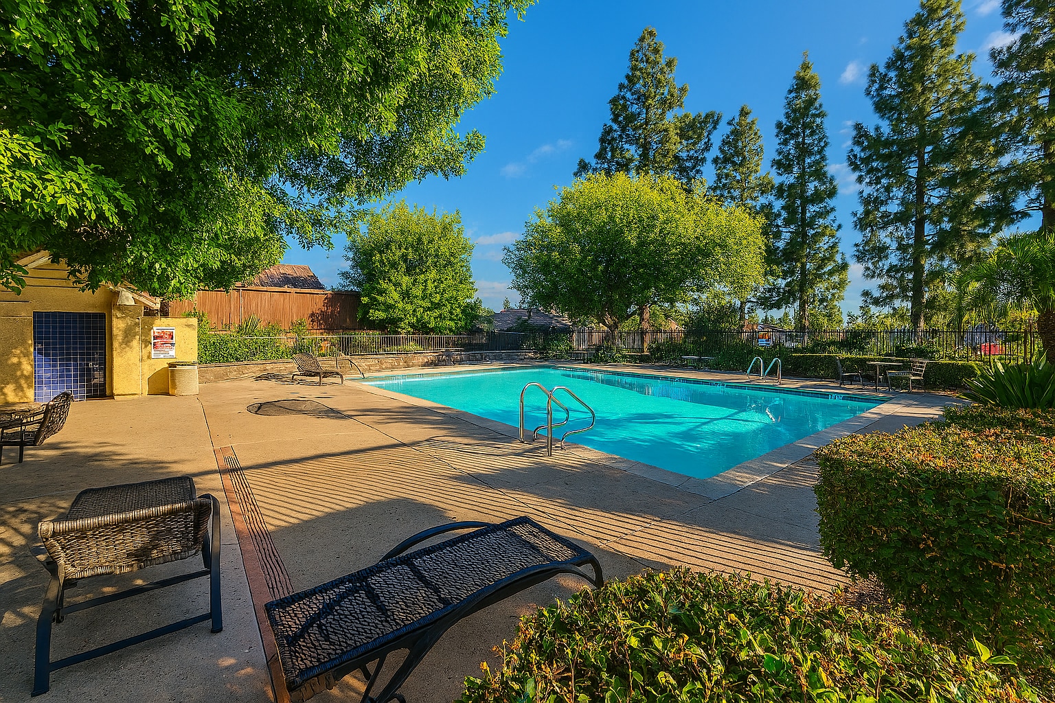 Building Photo - 9742 Willow Wood Dr