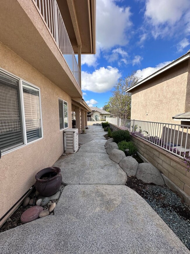 Building Photo - 5302 Doble Aguila Way
