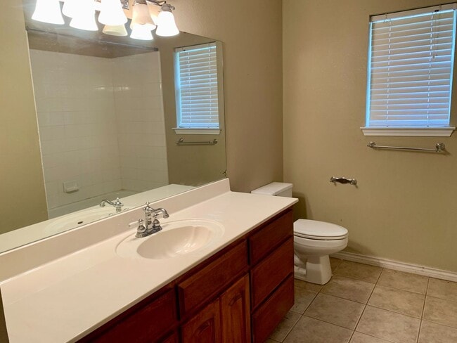 Building Photo - 8811 Laurel Ridge