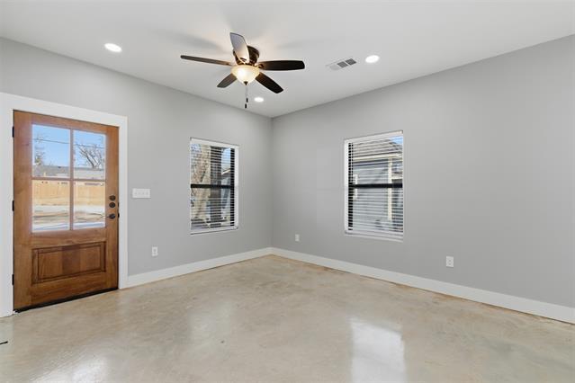 Building Photo - 1004 W Hanna St