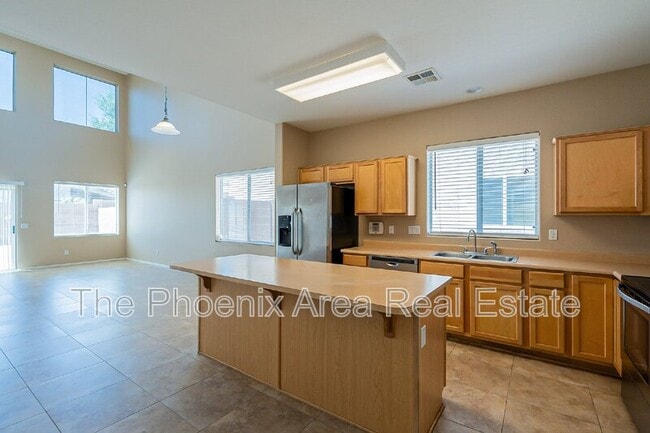 Building Photo - 44299 W Oster Dr
