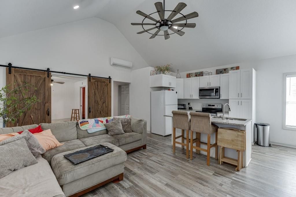 Building Photo - 1051 Gage Dr