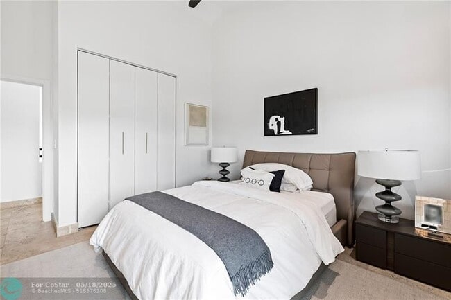 Building Photo - 2416 Bayview Dr