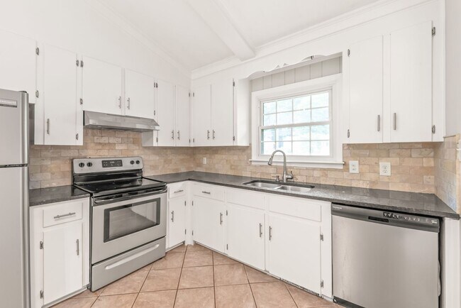 Building Photo - 3 Bedroom Home in South Charlotte