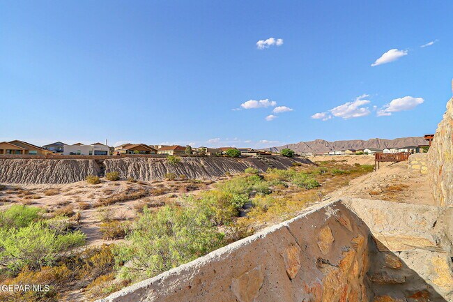 Building Photo - 7825 Enchanted View Dr